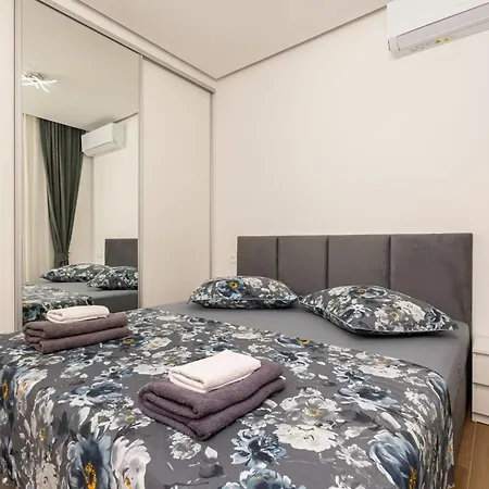 Apartmán Hope - Three-bedroom With Jacuzzi Stanko *