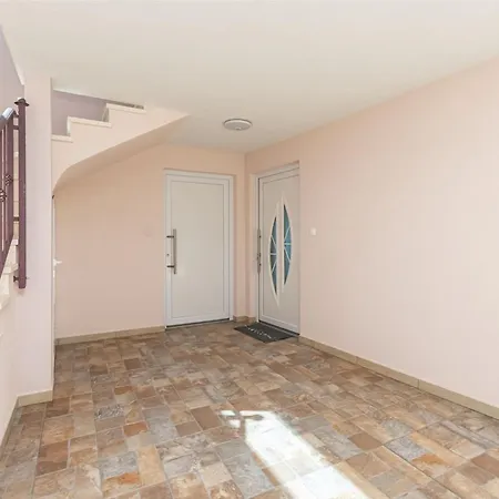 Hope - Three-bedroom With Jacuzzi Stanko