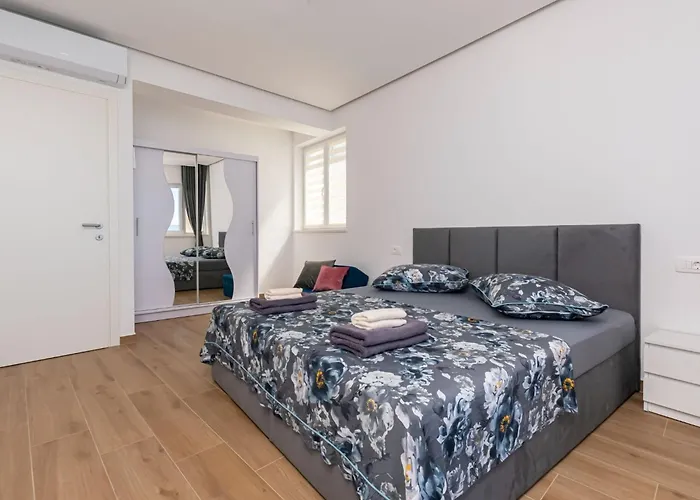 Apartmán Hope - Three-bedroom With Jacuzzi Stanko Dugi Rat